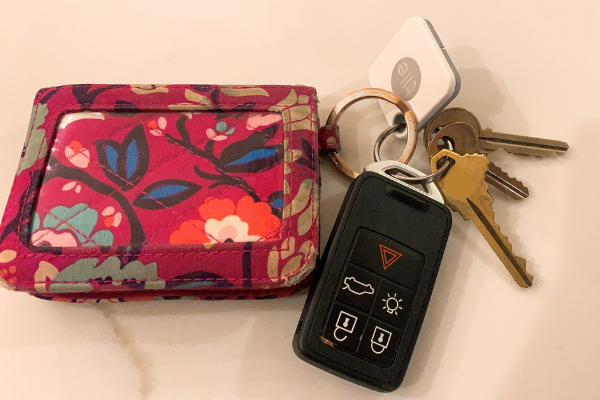 keychain wallet with tile